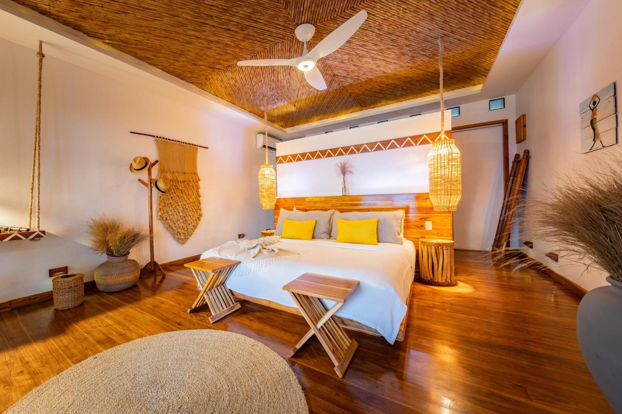 Yemaya Reefs, A Small Luxury Hotel 小玉米岛 外观 照片