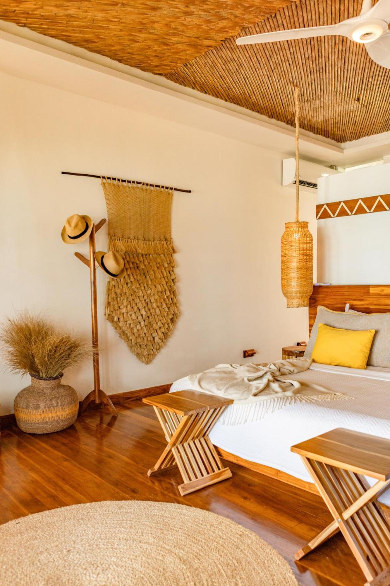Yemaya Reefs, A Small Luxury Hotel 小玉米岛 外观 照片