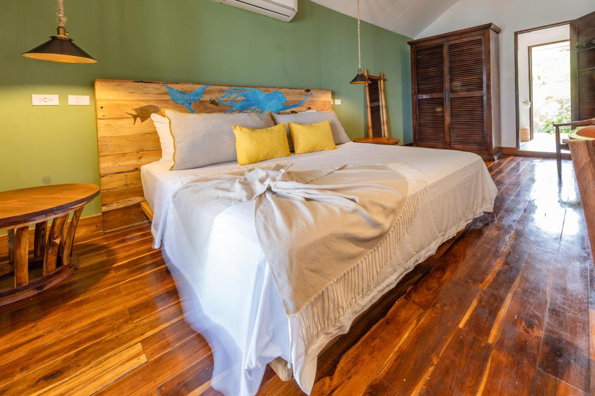 Yemaya Reefs, A Small Luxury Hotel 小玉米岛 外观 照片
