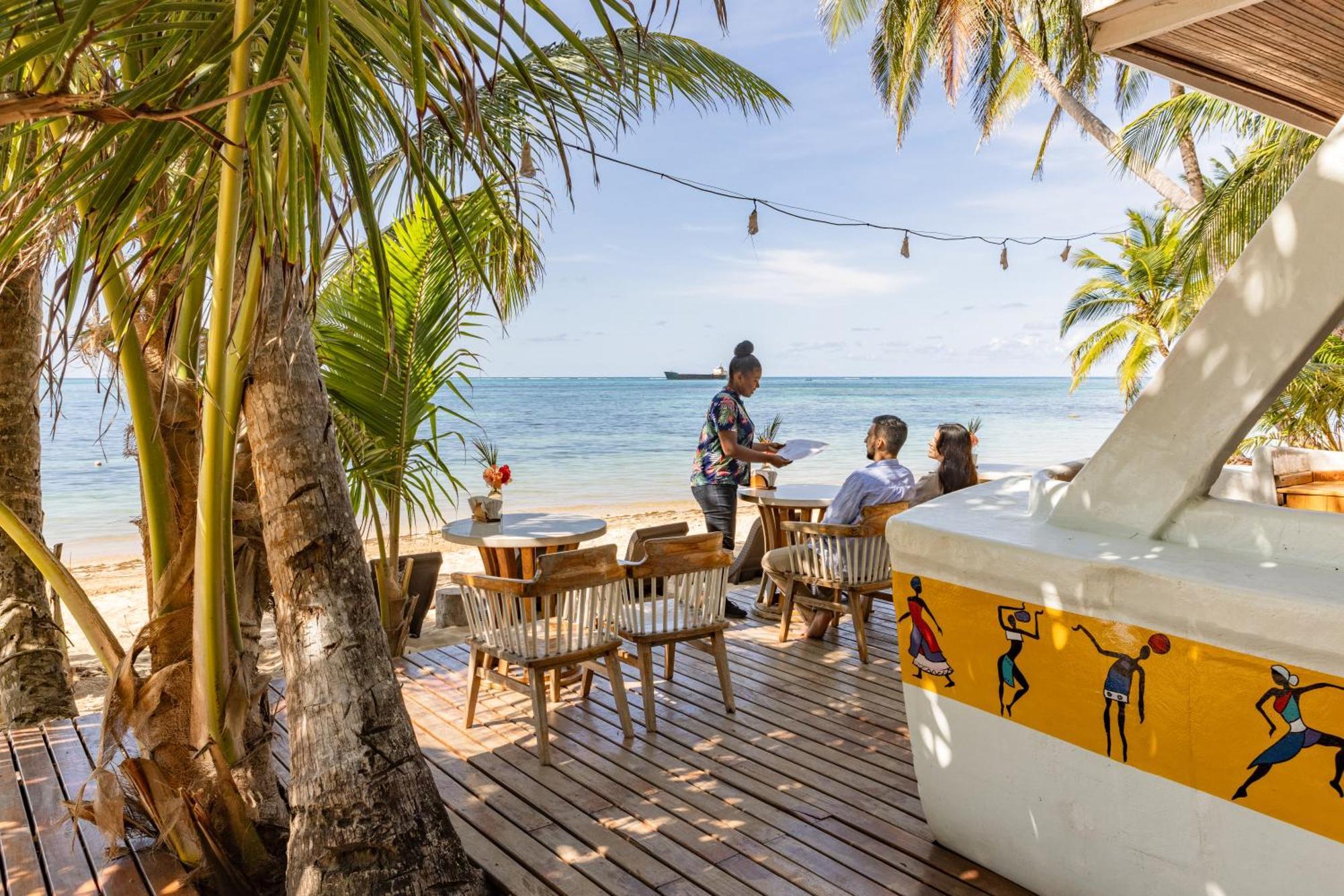 Yemaya Reefs, A Small Luxury Hotel 小玉米岛 外观 照片