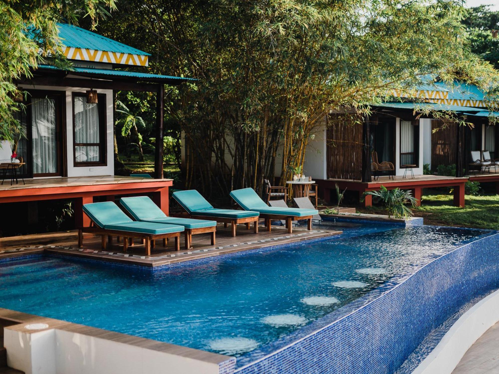 Yemaya Reefs, A Small Luxury Hotel 小玉米岛 外观 照片