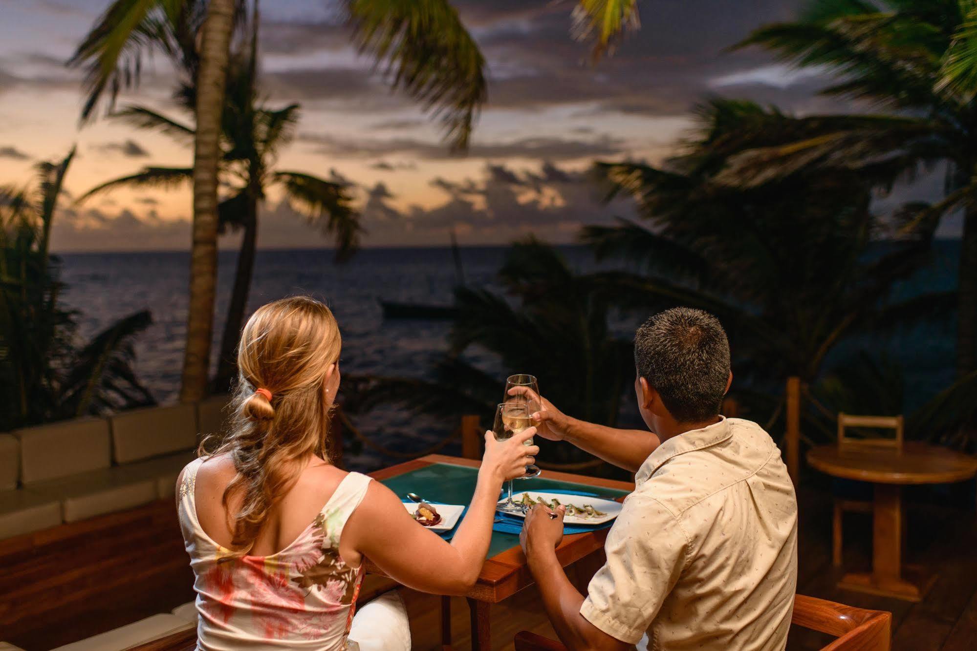 Yemaya Reefs, A Small Luxury Hotel 小玉米岛 外观 照片